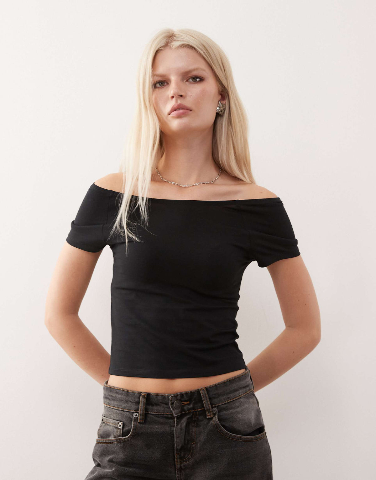 Liselotte Off Shoulder Top