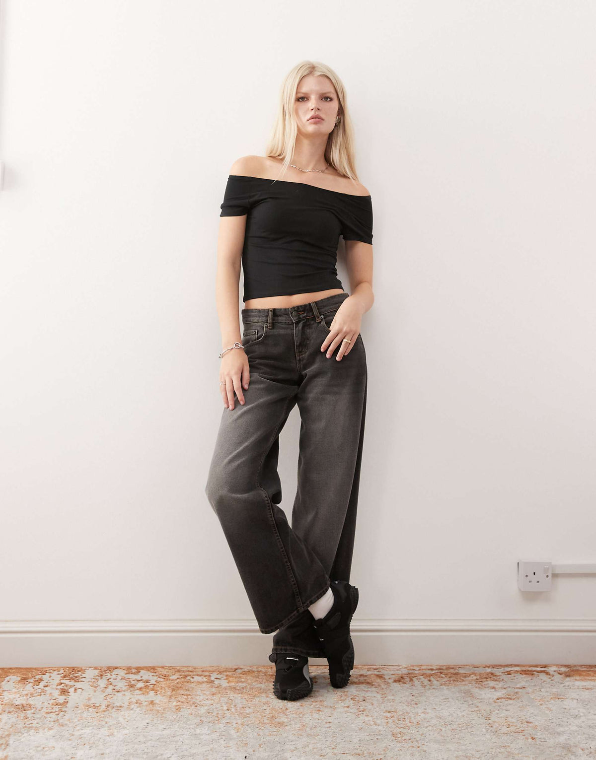 Liselotte Off Shoulder Top