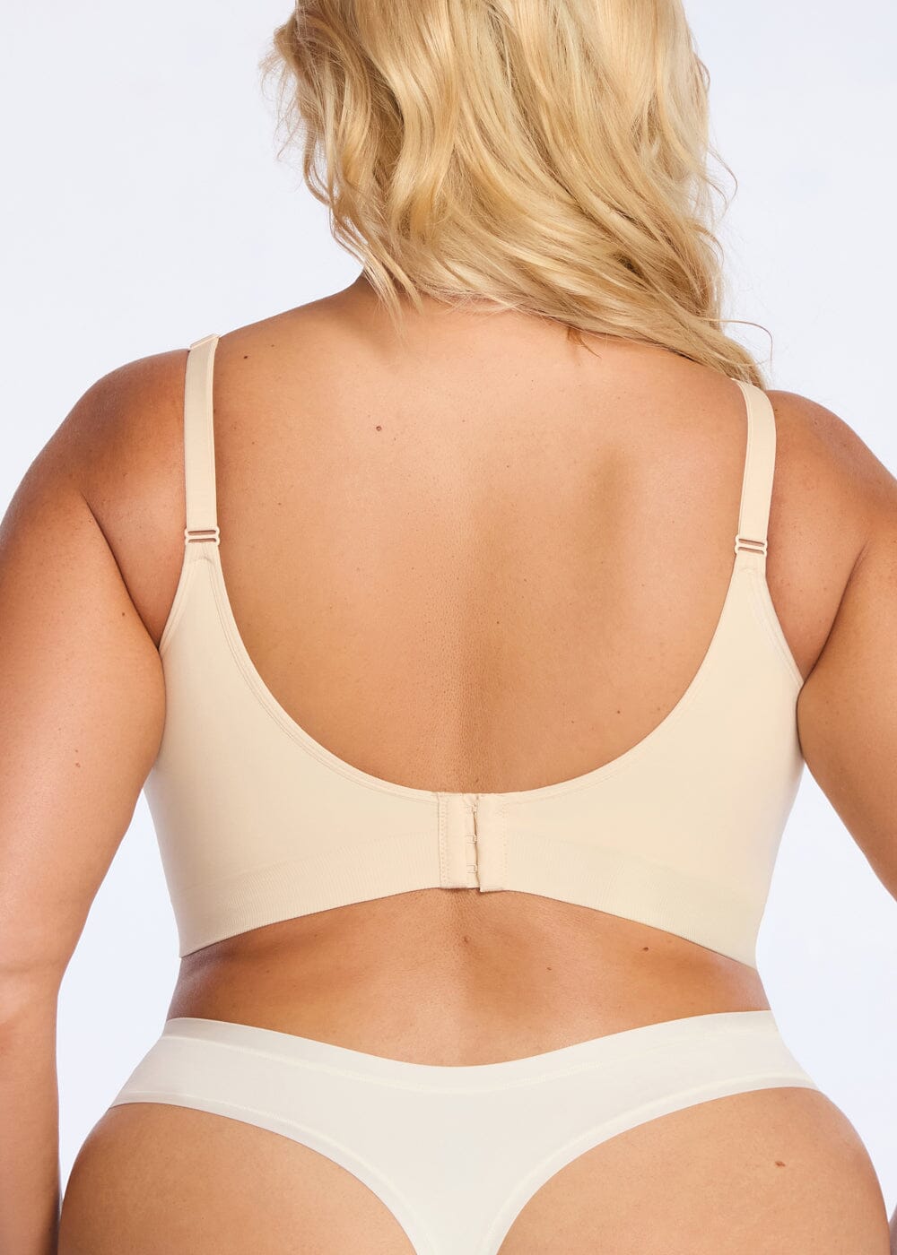 SmoothingSeamless Wireless Scoop Bra